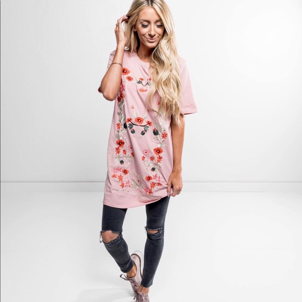 Women’s pink top